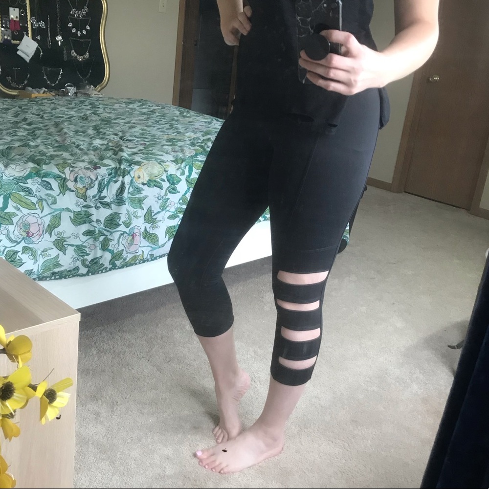 Yogalicious High Waist Cut Out Cropped Legging - Picture 1 of 8